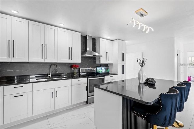 6083 50TH AVENUE N, Kenneth City, FL 33709