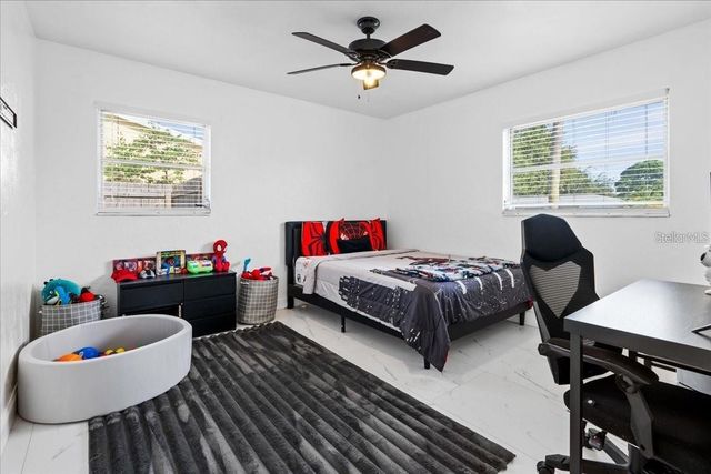 6083 50TH AVENUE N, Kenneth City, FL 33709