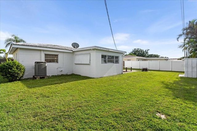 6083 50TH AVENUE N, Kenneth City, FL 33709