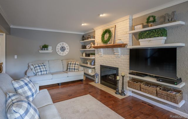 3627 Bristol Drive, Troy, MI 48083