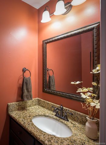 3627 Bristol Drive, Troy, MI 48083