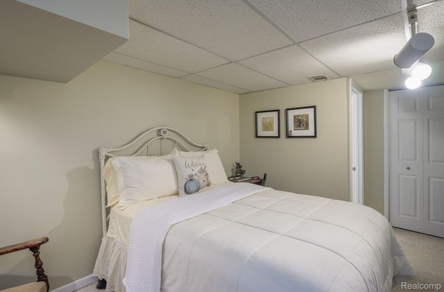 3627 Bristol Drive, Troy, MI 48083