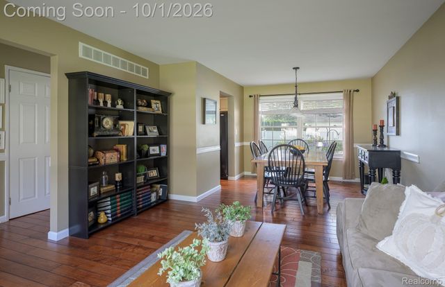 3627 Bristol Drive, Troy, MI 48083