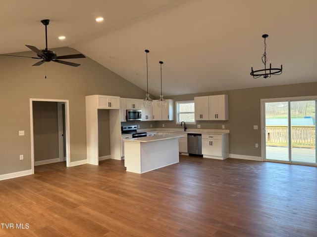 400 Barren Valley Road, Chuckey, TN 37641