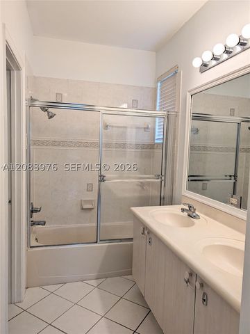 911 Phoenix Way, Weston, FL 33327