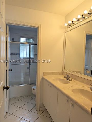 911 Phoenix Way, Weston, FL 33327