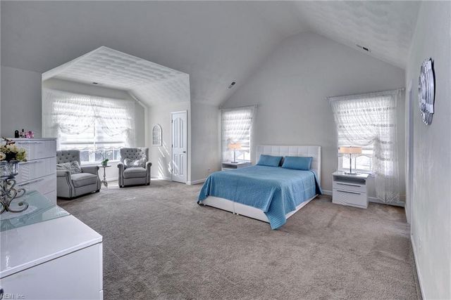 14 Firefly LN, Hampton, VA 23666