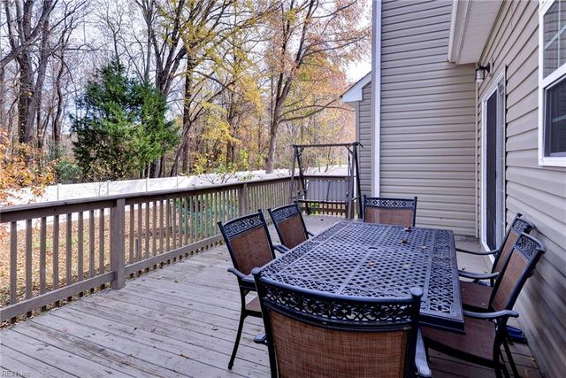 14 Firefly LN, Hampton, VA 23666