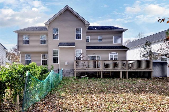 14 Firefly LN, Hampton, VA 23666