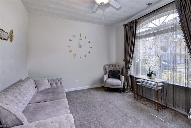 14 Firefly LN, Hampton, VA 23666