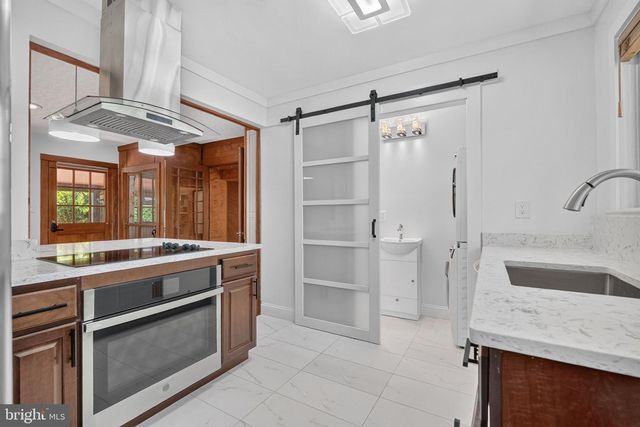 997 N SYCAMORE ST, Falls Church, VA 22046