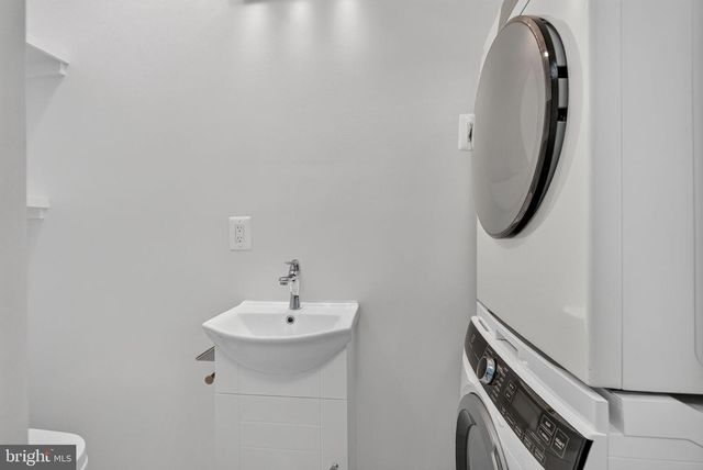 997 N SYCAMORE ST, Falls Church, VA 22046