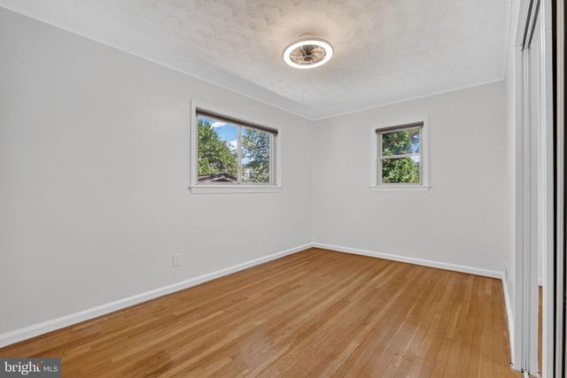 997 N SYCAMORE ST, Falls Church, VA 22046