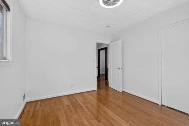 997 N SYCAMORE ST, Falls Church, VA 22046