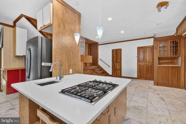 997 N SYCAMORE ST, Falls Church, VA 22046