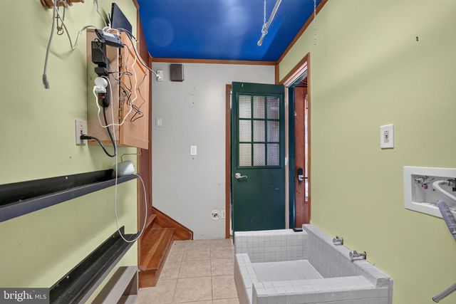 997 N SYCAMORE ST, Falls Church, VA 22046