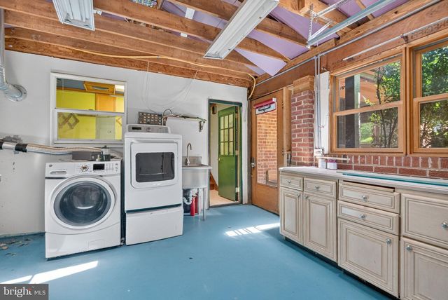 997 N SYCAMORE ST, Falls Church, VA 22046