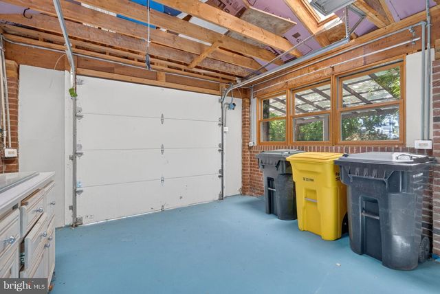 997 N SYCAMORE ST, Falls Church, VA 22046