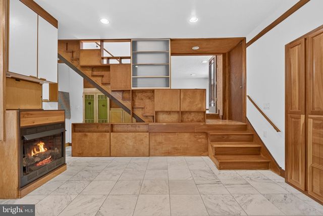 997 N SYCAMORE ST, Falls Church, VA 22046