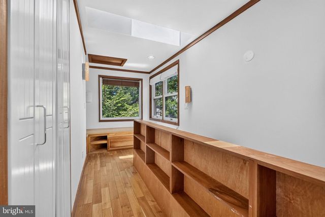 997 N SYCAMORE ST, Falls Church, VA 22046