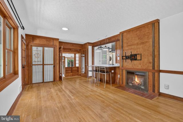 997 N SYCAMORE ST, Falls Church, VA 22046