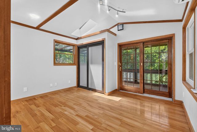 997 N SYCAMORE ST, Falls Church, VA 22046