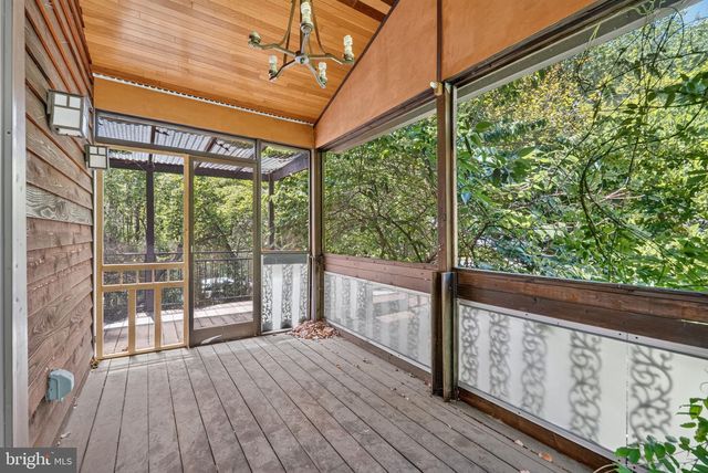 997 N SYCAMORE ST, Falls Church, VA 22046
