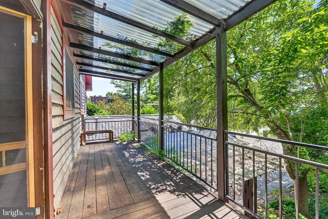 997 N SYCAMORE ST, Falls Church, VA 22046