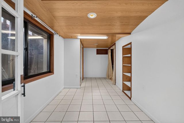 997 N SYCAMORE ST, Falls Church, VA 22046