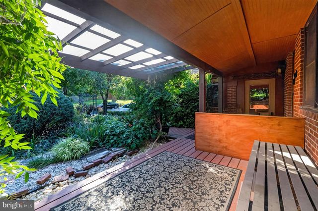 997 N SYCAMORE ST, Falls Church, VA 22046