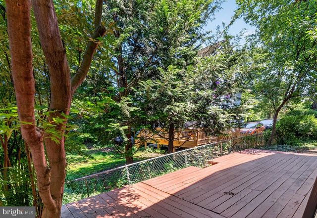 997 N SYCAMORE ST, Falls Church, VA 22046