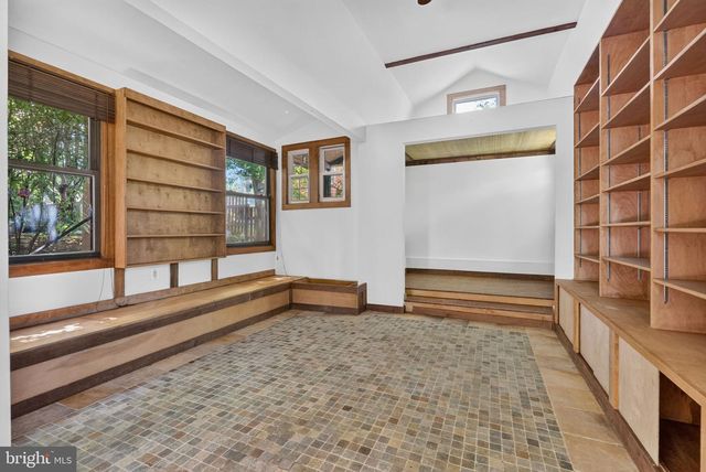 997 N SYCAMORE ST, Falls Church, VA 22046