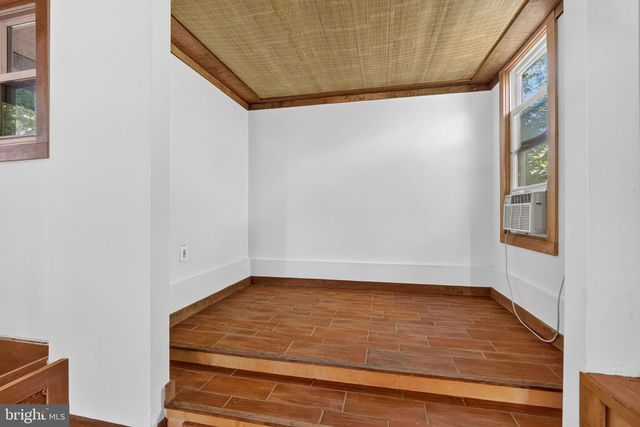 997 N SYCAMORE ST, Falls Church, VA 22046
