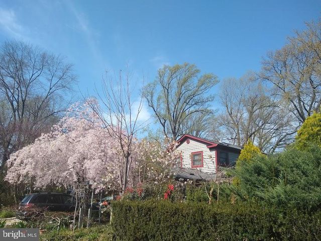 997 N SYCAMORE ST, Falls Church, VA 22046