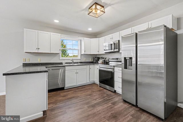 420 FAIRVIEW AVENUE, Waynesboro, PA 17268