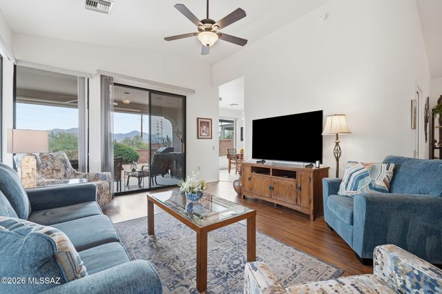 312 N Royal Bell Drive, Green Valley, AZ 85614