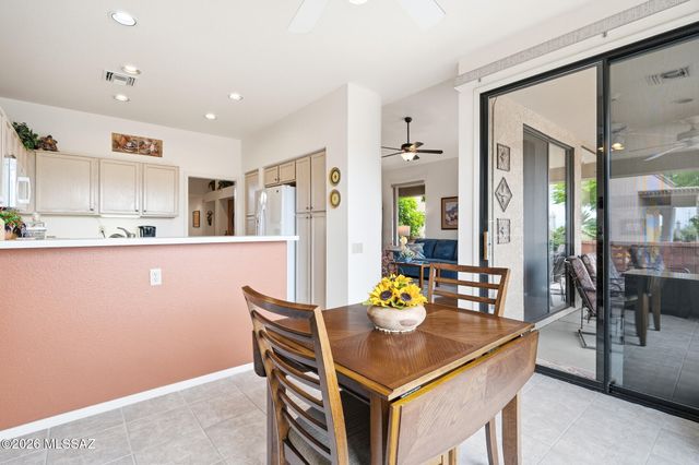 312 N Royal Bell Drive, Green Valley, AZ 85614