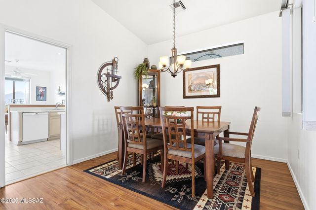 312 N Royal Bell Drive, Green Valley, AZ 85614