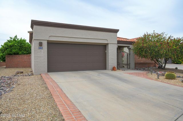312 N Royal Bell Drive, Green Valley, AZ 85614