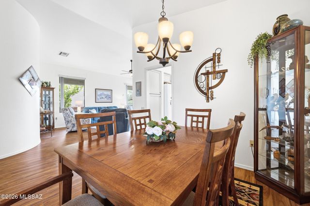 312 N Royal Bell Drive, Green Valley, AZ 85614