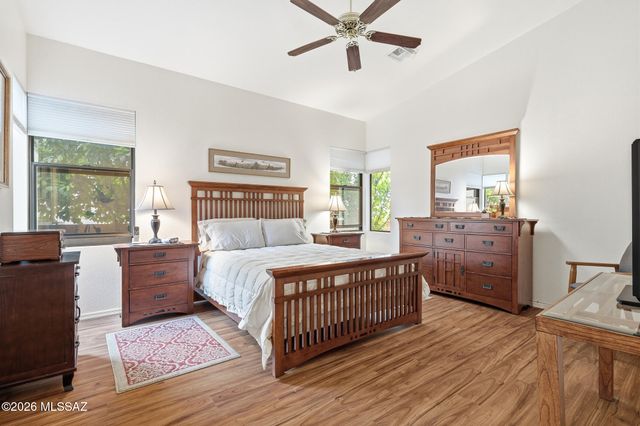 312 N Royal Bell Drive, Green Valley, AZ 85614