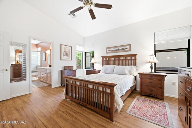 312 N Royal Bell Drive, Green Valley, AZ 85614