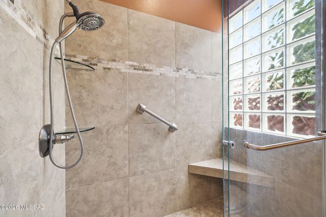 312 N Royal Bell Drive, Green Valley, AZ 85614