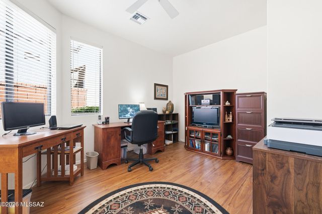 312 N Royal Bell Drive, Green Valley, AZ 85614