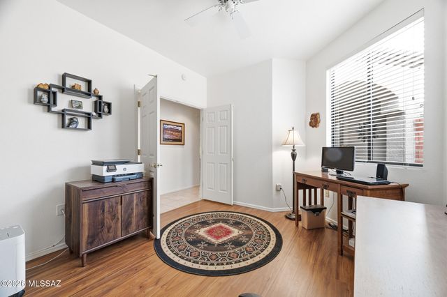 312 N Royal Bell Drive, Green Valley, AZ 85614