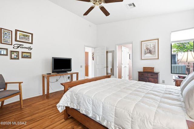 312 N Royal Bell Drive, Green Valley, AZ 85614