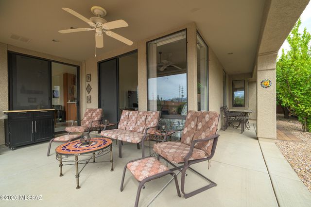 312 N Royal Bell Drive, Green Valley, AZ 85614