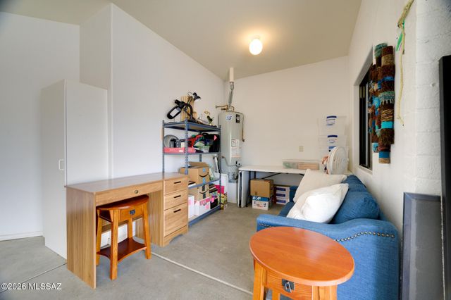 312 N Royal Bell Drive, Green Valley, AZ 85614