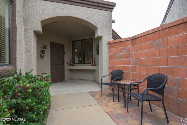 312 N Royal Bell Drive, Green Valley, AZ 85614