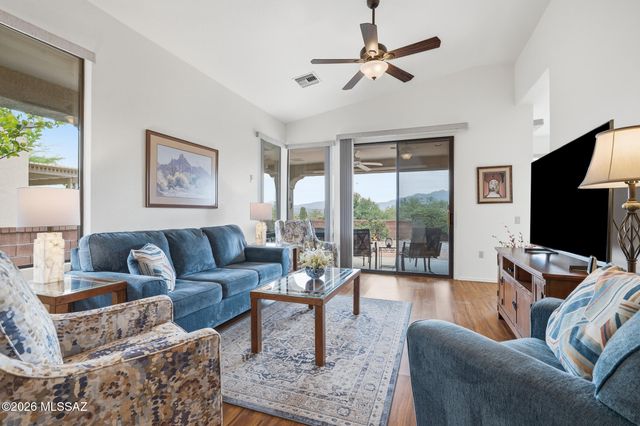 312 N Royal Bell Drive, Green Valley, AZ 85614